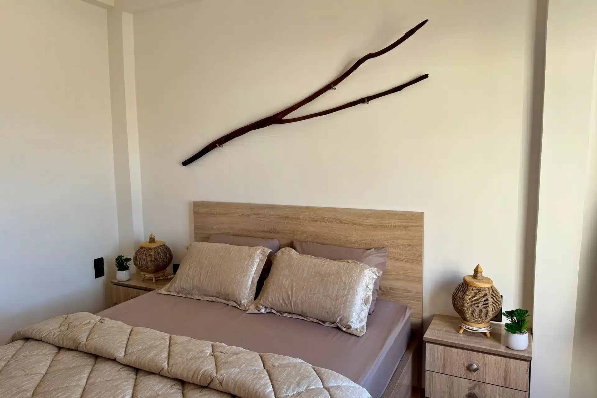 BEDROOM 1 - IMG 2