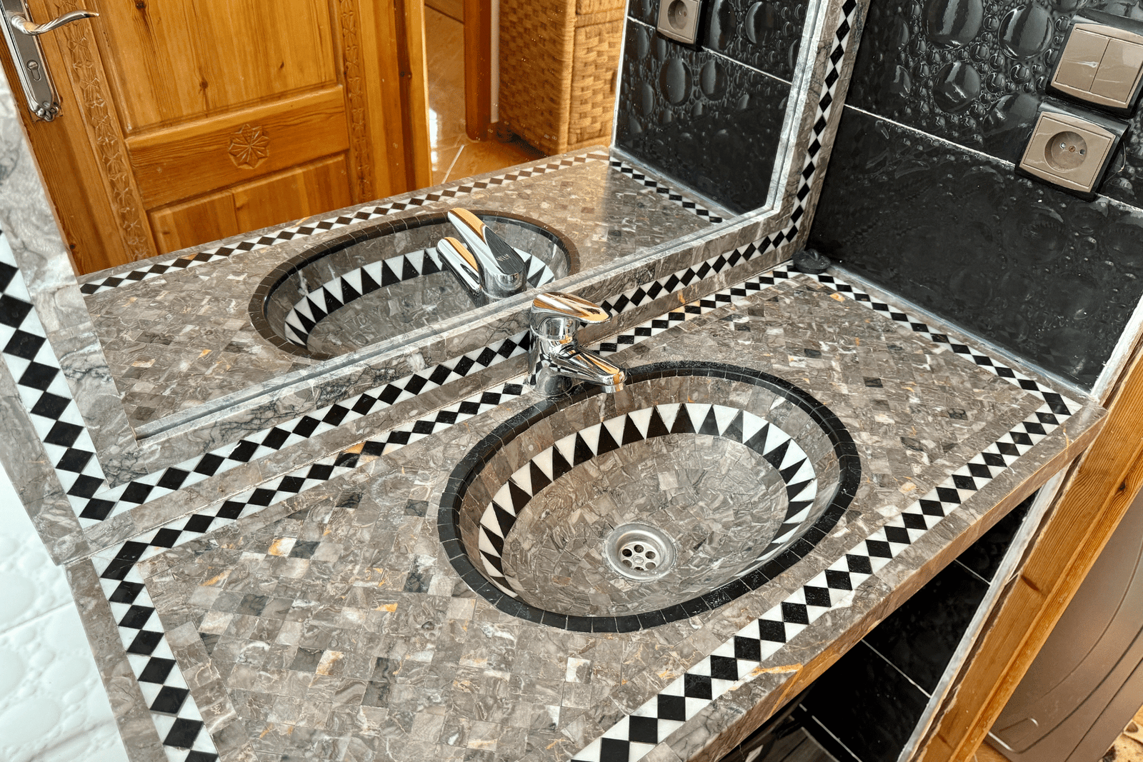 Bathroom 1 (3)